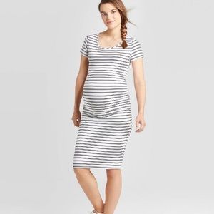 Ingrid & Isabel Maternity Dress